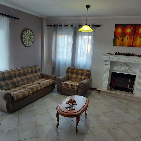 Manka' S Place Apartment Tiranë Ngoại thất bức ảnh