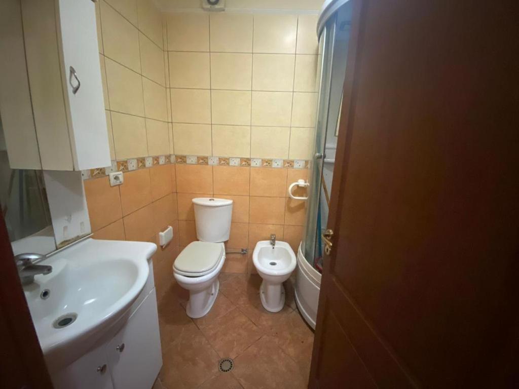 Manka' S Place Apartment Tiranë Ngoại thất bức ảnh