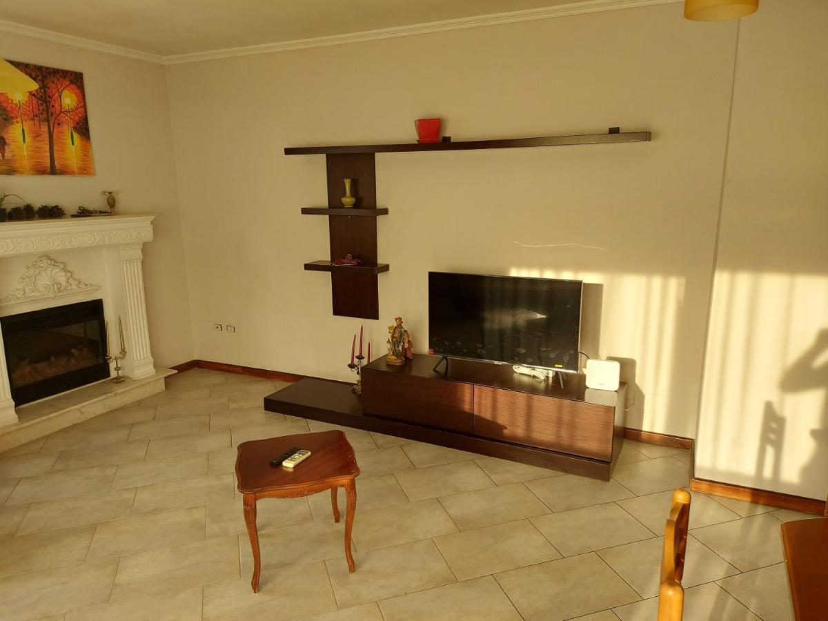 Manka' S Place Apartment Tiranë Ngoại thất bức ảnh