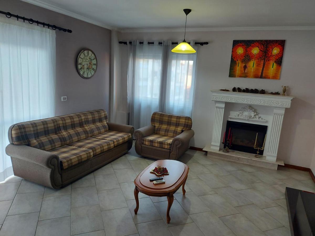 Manka' S Place Apartment Tiranë Ngoại thất bức ảnh